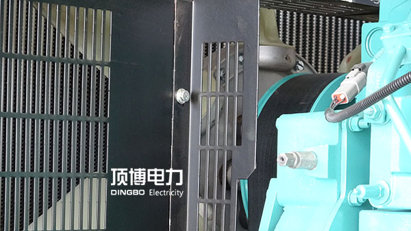 安裝柴油發(fā)電機(jī)組風(fēng)扇時要注意區(qū)別正反面